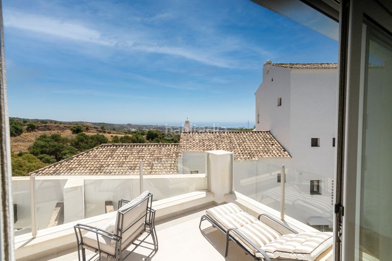 Foto e87a60f3-969a-4353-8504-fb383b977458. Lloguer àtic amb aparcament piscina a Alto de los Monteros Marbella