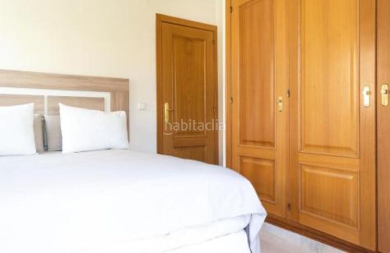 Foto 8c1f91be-8151-47bd-a3ec-0cd2919b42b8. Lloguer dúplex amb aparcament piscina a Puente Romano Marbella