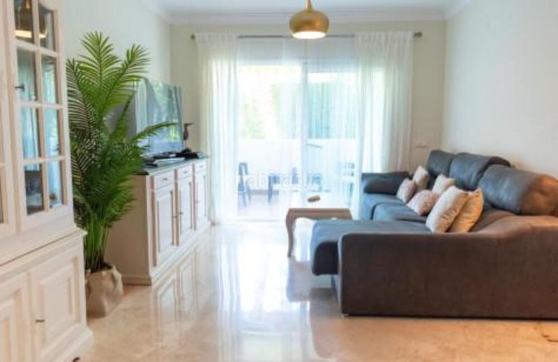 Foto e6d4edde-44fe-472d-96df-ff7272e0990c. Lloguer dúplex amb aparcament piscina a Puente Romano Marbella
