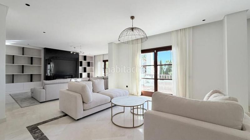 Foto 4c9cb08e-c5a1-4cf5-8a24-95f60b263737. Location maison avec parking dans Puente Romano Marbella