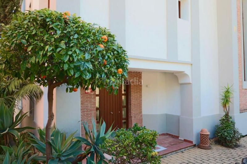 Foto b6908eb0-17ba-4aea-82d4-c92e60874b60. Location maison avec parking dans Puente Romano Marbella