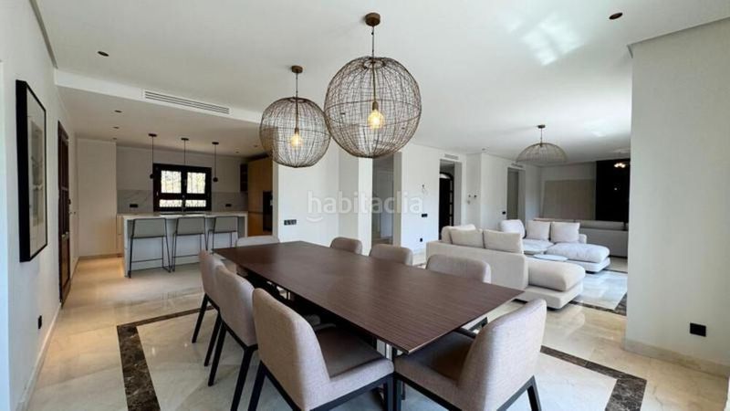 Foto ca0e06a6-5be0-4e74-823e-62d4ecd17798. Location maison avec parking dans Puente Romano Marbella