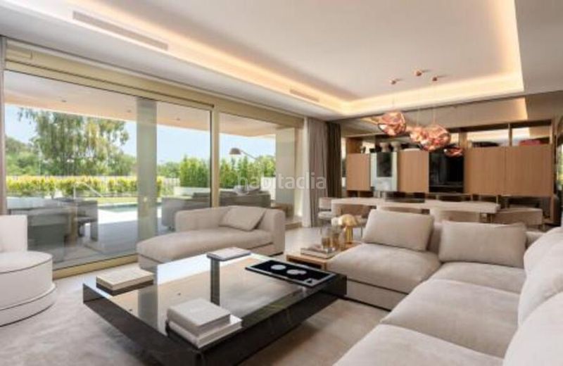 Foto 40f6559a-d1e7-4e95-9671-e6053c576209. Lloguer planta baixa amb aparcament piscina a Las Lomas de Río Verde Marbella