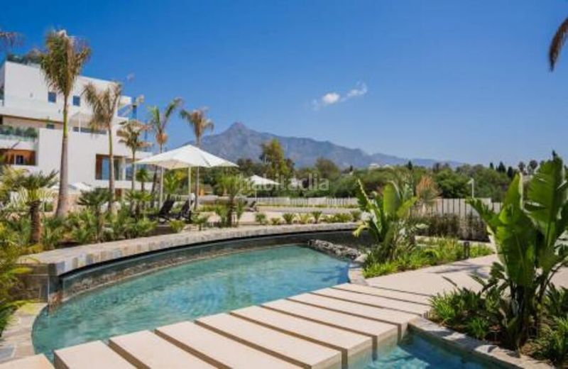 Foto d0bd4b5d-0738-443b-9c2a-578f2fe9e6f9. Lloguer planta baixa amb aparcament piscina a Las Lomas de Río Verde Marbella