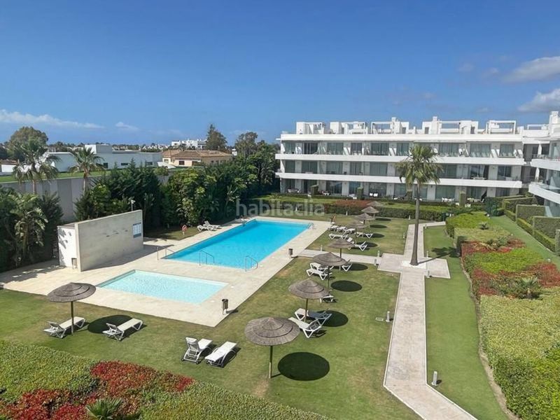 Foto b184d271-2d00-46ec-bb2f-e6f2dd54de62. Lloguer àtic amb aparcament piscina a Bel - Air Estepona