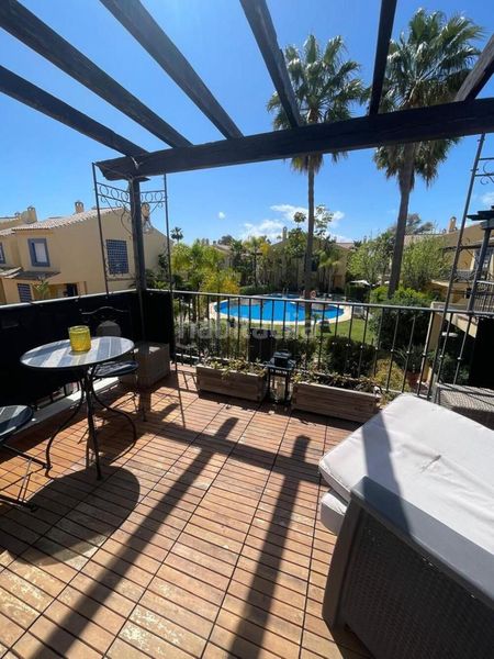 Foto 245fcd01-172f-44d2-9c2e-853a861d20fc. Lloguer casa adossada amb aparcament piscina a Puerto Banús Marbella