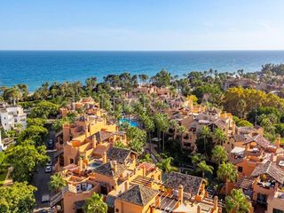Location Rez-de-chaussée à Nueva Alcántara. Luminoso apartamento de 2 dormitorios en planta baja en bahía al
