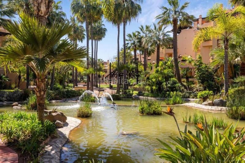 Foto 4e2c64ac-4586-4a43-95b7-e81a784f41a9. Lloguer planta baixa amb aparcament piscina a Nueva Alcántara Marbella