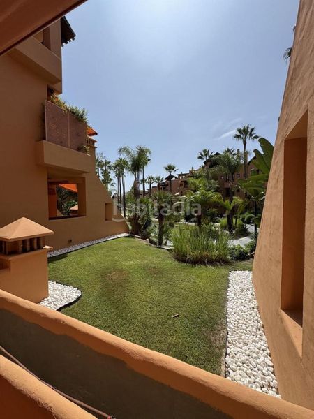 Foto b4806d96-a8c0-4f68-b97d-88eb1cdff742. Lloguer planta baixa amb aparcament piscina a Nueva Alcántara Marbella
