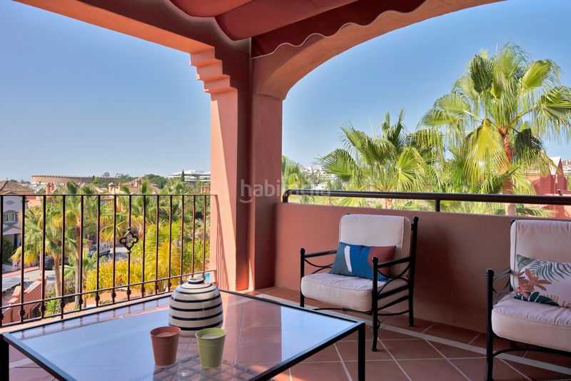 Foto d7d99151-973d-461b-a693-255fb692125f. Lloguer àtic amb aparcament piscina a La Dama de Noche - La Alzambra Marbella