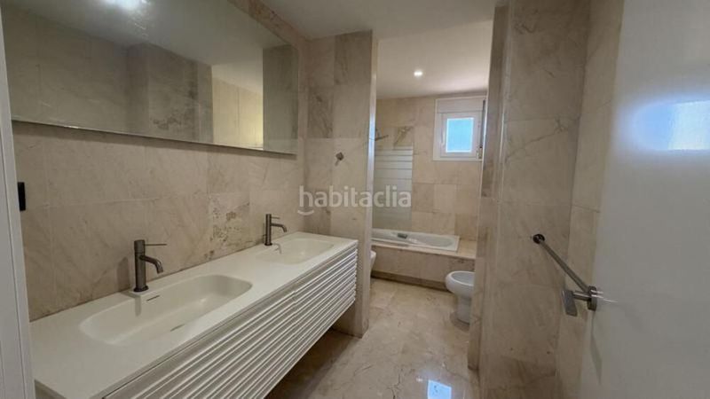 Foto 3ea0645d-d72e-4ac0-bc6c-ca1ca5272c02. Àtic amb aparcament piscina a Guadalmina Alta Marbella