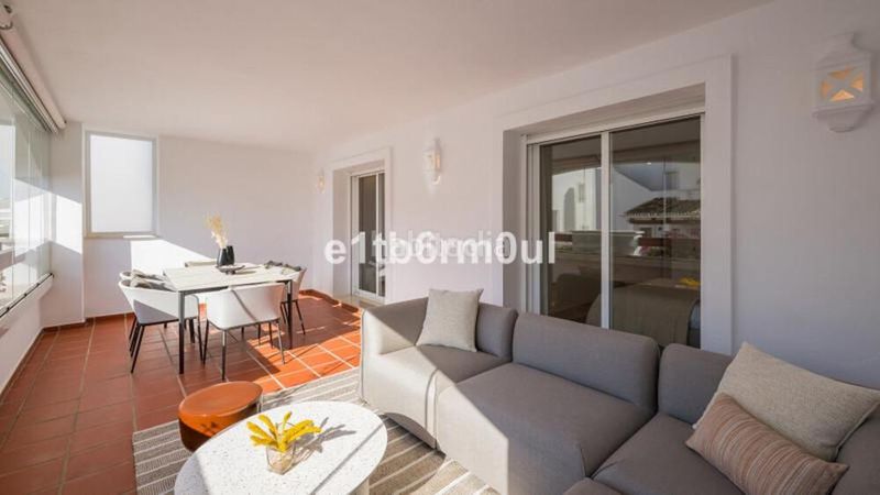 Foto 14b589ee-a05d-4f0a-97b2-0388c5a1b6bb. Apartament amb aparcament piscina a Los Naranjos Marbella