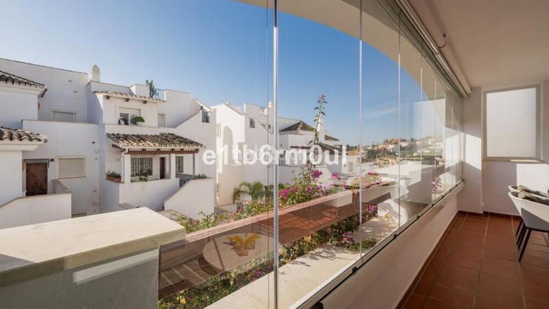 Foto cfaa70a7-9647-41e8-99c7-16ddb5f1c92f. Apartament amb aparcament piscina a Los Naranjos Marbella