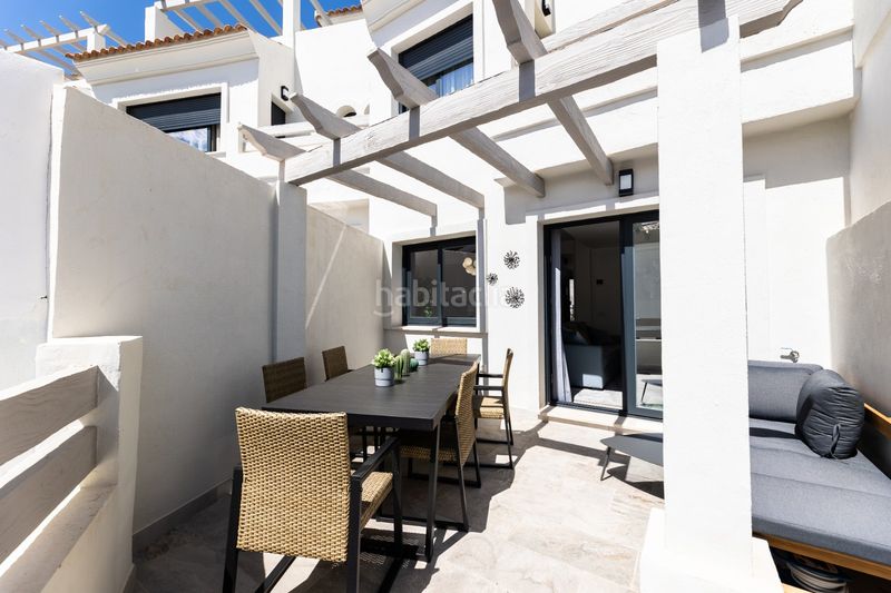 Foto e4f31b1c-db8e-44bf-a8b6-7623468fc8af. Casa adossada amb aparcament piscina a Paraiso - Barronal Estepona