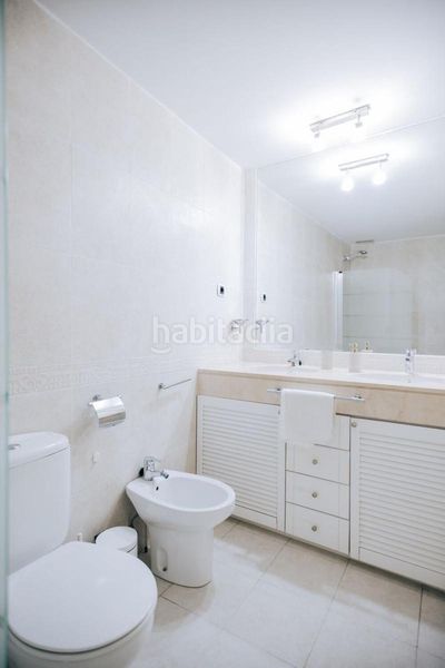 Foto ac93180f-579c-4d9f-b55c-49a0a5ce186e. Affitto piano terra con parcheggio piscina in bahía de Marbella Marbella