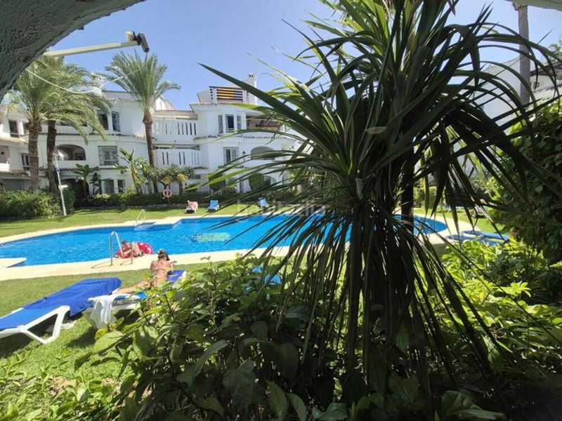 Foto 24a683c5-13fe-426b-bedc-05ccaed438dd. Affitto piano terra con piscina in Los Naranjos Marbella