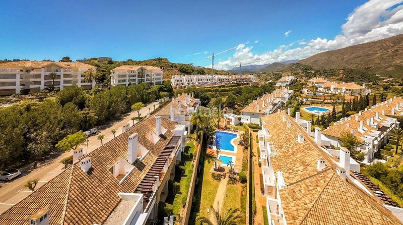 Foto a3c0bddd-c9ee-4e16-bc0c-7a45fae746e6. Casa adossada a monte de cala golf 2 a La Cala Golf - Lagar Martell Mijas