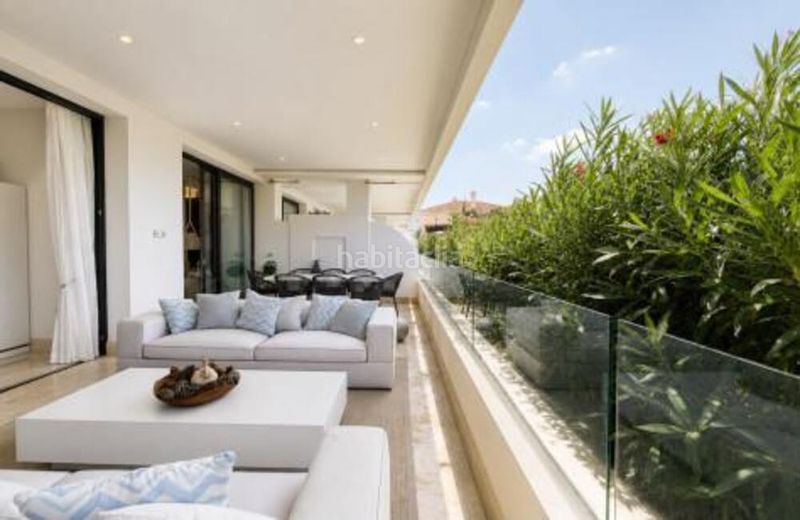 Foto 12b2427d-9432-4671-aa36-d7835efa3ff3. Rent duplex with parking pool in Sierra Blanca Marbella