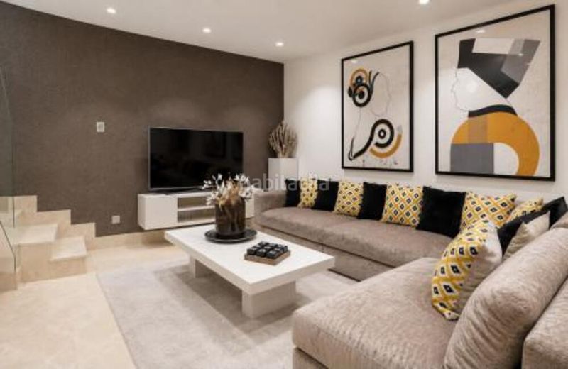 Foto 4605367e-0cbd-4551-acac-07ce88329872. Rent duplex with parking pool in Sierra Blanca Marbella