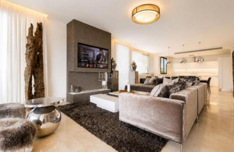 Foto 4d66e29c-dee9-47c2-8c36-b16f03923cd8. Rent duplex with parking pool in Sierra Blanca Marbella