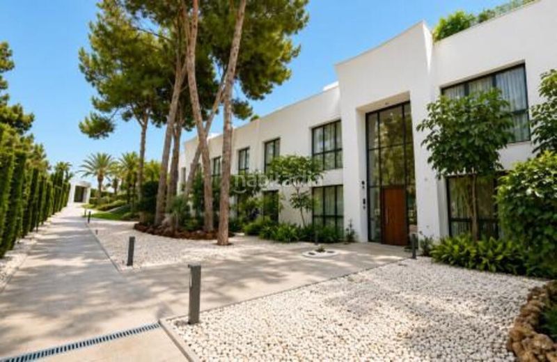 Foto 8a0199ad-703f-4caa-adee-388f04cf5065. Rent duplex with parking pool in Sierra Blanca Marbella