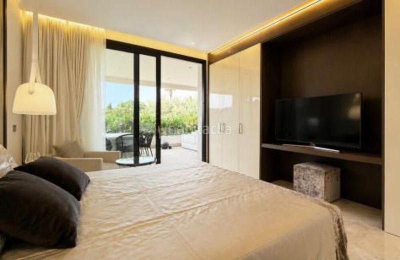 Foto 8e35f369-10b0-49e4-b7f3-9bd5c5de989d. Rent duplex with parking pool in Sierra Blanca Marbella