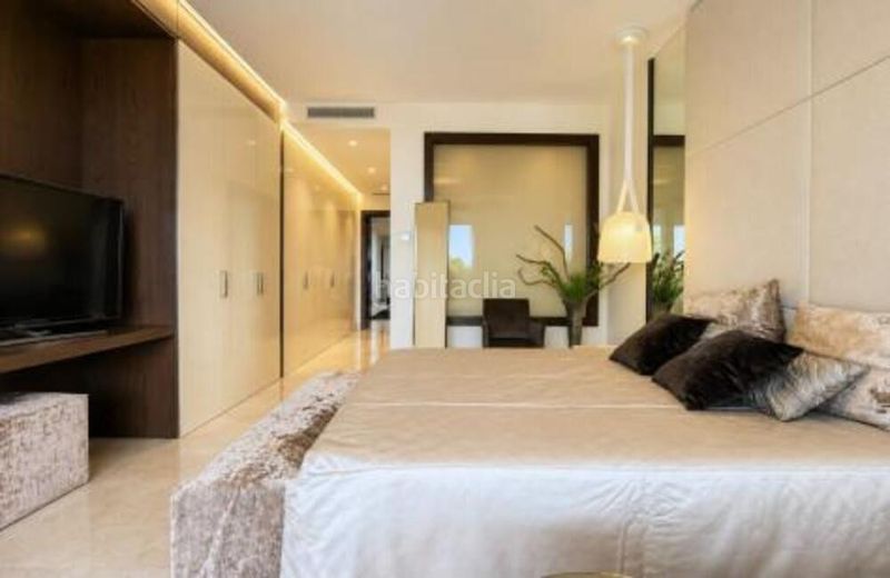 Foto ce58495d-d260-49e1-9124-11fb30322b97. Rent duplex with parking pool in Sierra Blanca Marbella