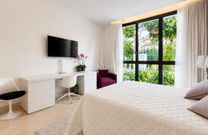 Foto d93bb5b4-51a9-43cc-a1df-73b132941527. Rent duplex with parking pool in Sierra Blanca Marbella