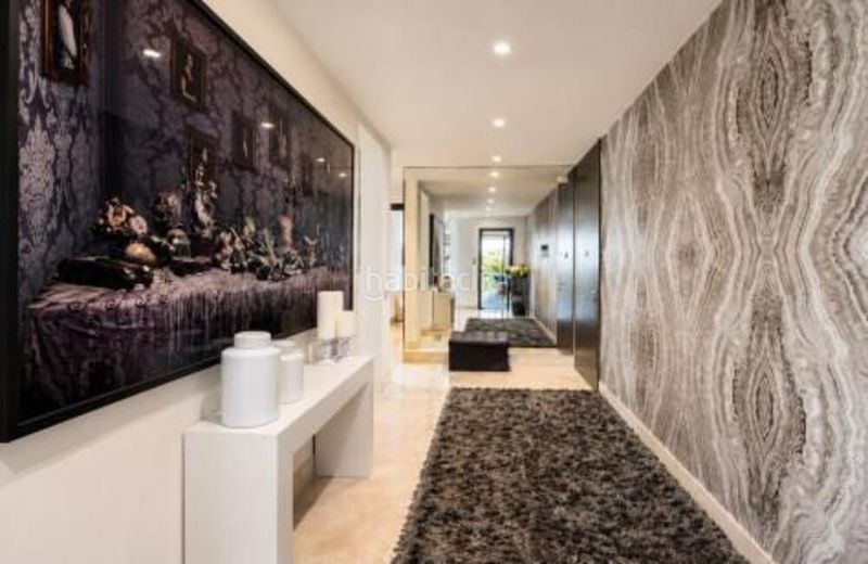 Foto ebdb2906-8113-4161-84a8-e21d11f7fbfe. Rent duplex with parking pool in Sierra Blanca Marbella