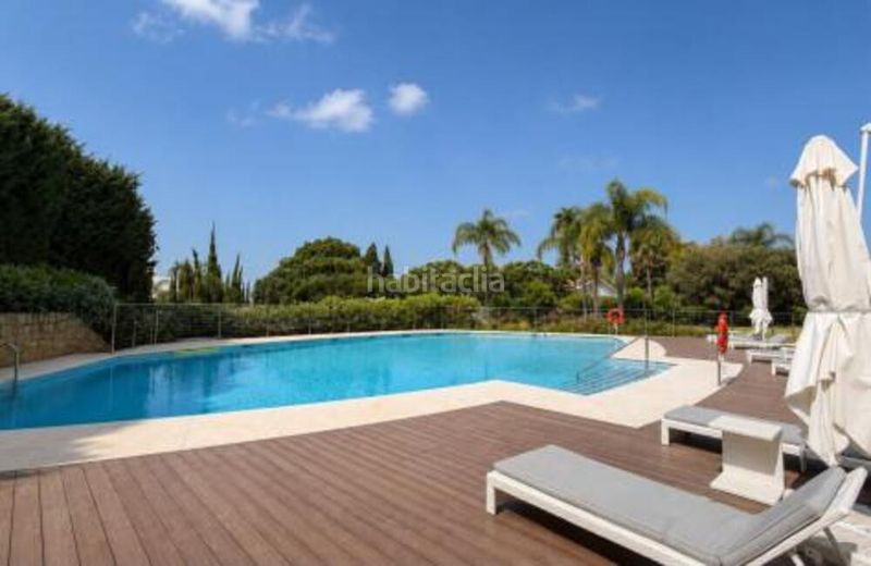 Foto f50de08b-7df8-4f8e-b4c7-59eb14a24a48. Rent duplex with parking pool in Sierra Blanca Marbella
