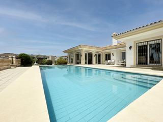 Location Maison à Nueva atalaya 2. Villa en venta y en alquiler en la alqueria, benahavis