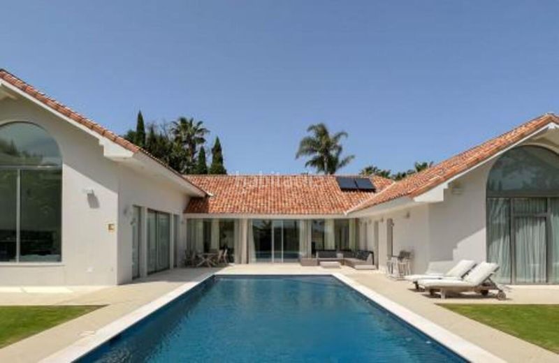 Foto 9f63a631-5344-4436-9824-f468a445815c. Lloguer casa amb aparcament piscina a Sotogrande alto Sotogrande