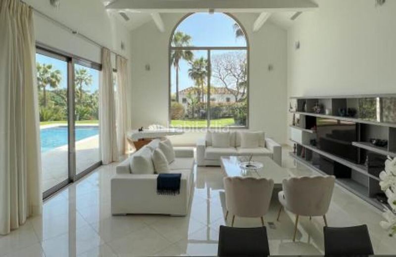 Foto d2f378b2-5eb8-48fb-96ec-c6c7e3bd456b. Lloguer casa amb aparcament piscina a Sotogrande alto Sotogrande