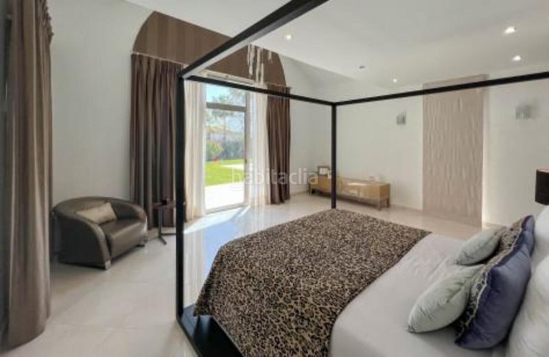 Foto f6286630-8345-4f2d-8bc3-b142516cd2dd. Lloguer casa amb aparcament piscina a Sotogrande alto Sotogrande