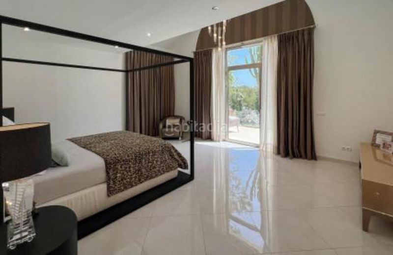 Foto f6f07eb2-82b5-442c-88c2-3651b2eea270. Lloguer casa amb aparcament piscina a Sotogrande alto Sotogrande