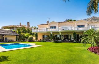 Rent House in N/a. Villa en alquiler en sierra blanca, marbella