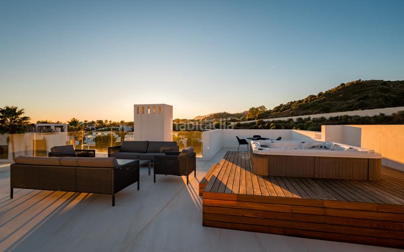 Foto f8327abc-d8ff-4638-bbca-063c3c85e0a9. Casa en n/a lujo en Los Naranjos Marbella