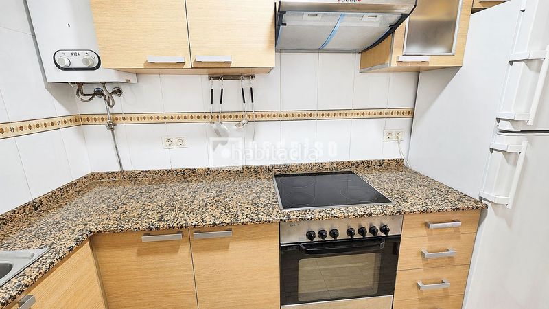 Piso para entrar a vivir con ascensor y excelente ubicación en Valencia - Imagen 5