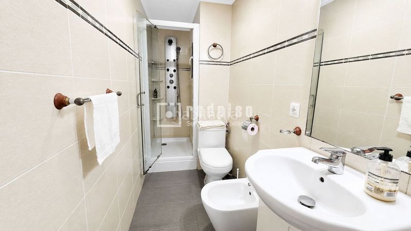 Piso para entrar a vivir con ascensor y excelente ubicación en Valencia - Imagen 11