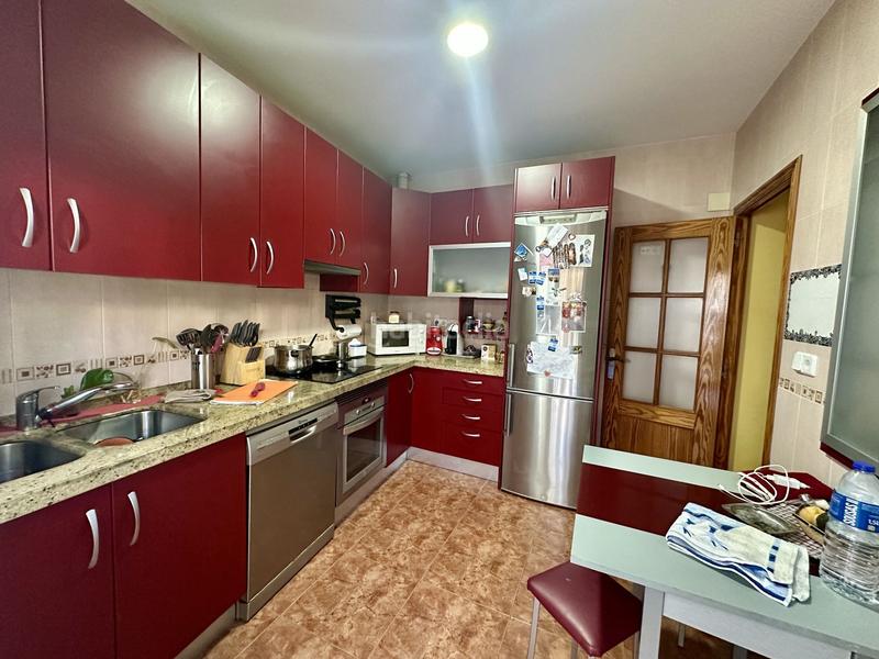 Foto 4f14d47a-3955-44cd-b838-9c5d0c8834a1. Haus mit parking in Malpartida de Plasencia