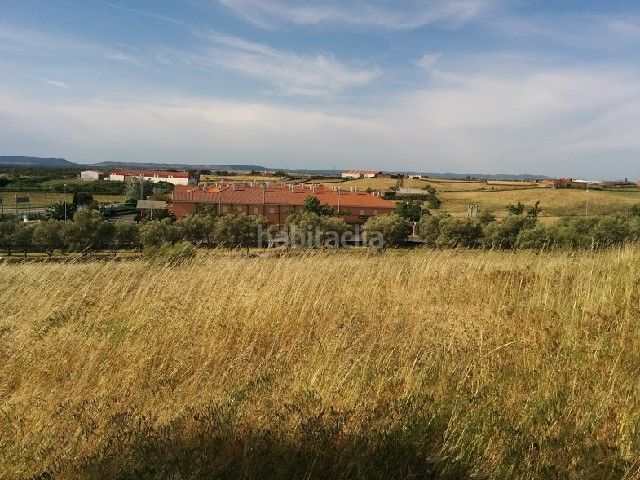Foto be5c6bb0-0e3e-4929-9680-75a5f8bdc71f. Finca rústica a Malpartida de Plasencia