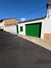 Parking voiture à Tejeda de Tiétar