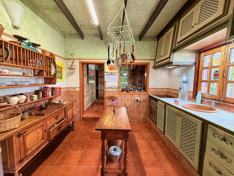 Foto 2dbaeaf6-dfff-41e2-9c7c-c4e2b310915b. Masia amb aparcament a Vilaflor