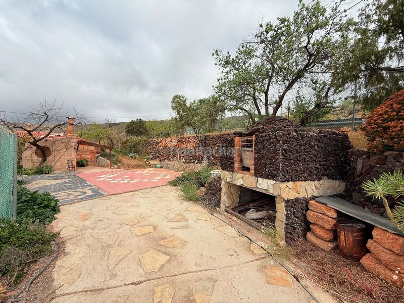 Foto dcdd353c-f62b-46a0-8bc6-35d54f89eb3c. Masia amb aparcament a Vilaflor