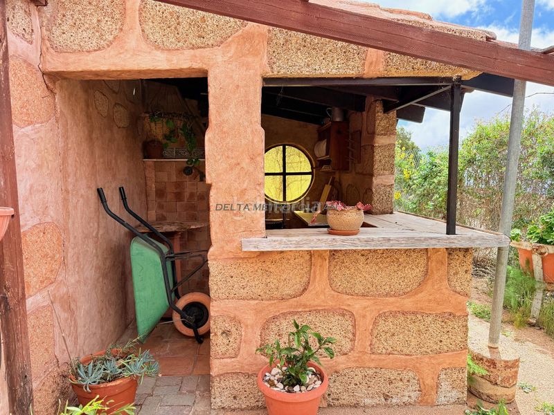 Foto dd52a3a4-f07e-4474-8834-6f7c59363d04. Masia amb aparcament a Vilaflor