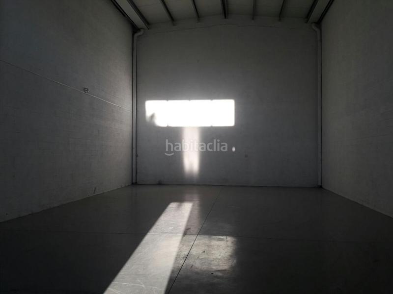 Foto 3d3ddaa6-3dfa-49a0-8d42-82f642995183. Local comercial a Torelló