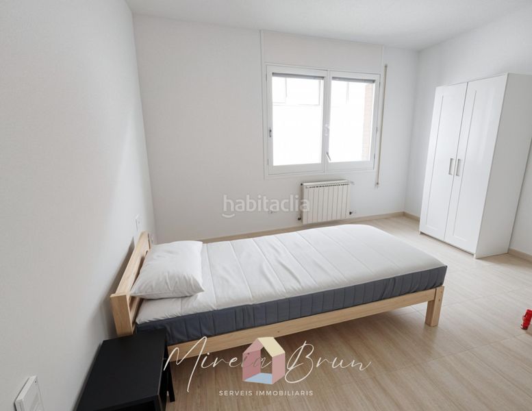 Foto ff8642e0-f4be-47a5-9a89-cec56dc7fcee. Miete etagenwohnung mit heizung in Centre Vic