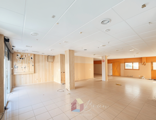Lloguer Local Comercial a Seva 4