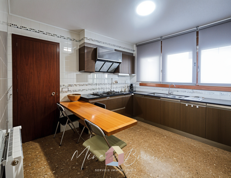 Foto 3c6fd2ea-9c53-4d81-a4ec-cdd5f49bb11c. Chalet avec chauffage parking dans Tona