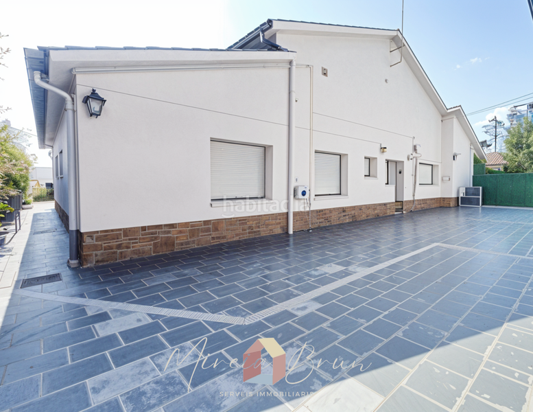 Foto 6b17af33-7b60-4079-93c9-3aee73960cb3. Chalet avec chauffage parking dans Tona